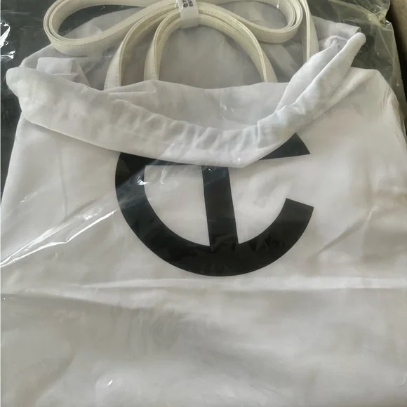 Telfar: Medium Shopping Bag - White